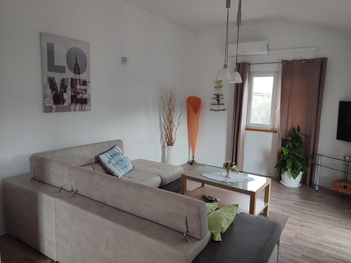 Murtela, 2-Bedroom Apartment Raslina Exterior photo